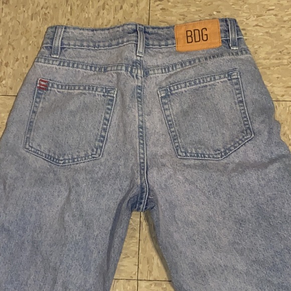 Urban Outfitters BDG High Waisted Pegged Cowboy Jeans in Light Blue Wash size 26 - Picture 9 of 16